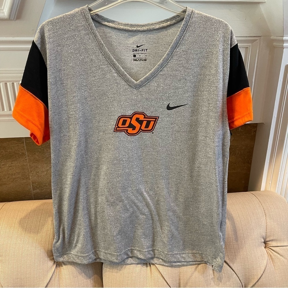 AO: Oklahoma State UniversityT-Shirt Women’s L NIKE COLLEGE BREATHE COLORBLOCKED